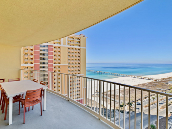 Spectacular Big 3BD Beachfront Condo!  Sleeps 10 Main Image