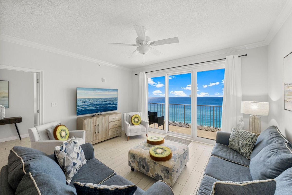 Spectacular Big 3BD Beachfront Condo!  Sleeps 10 Main Image