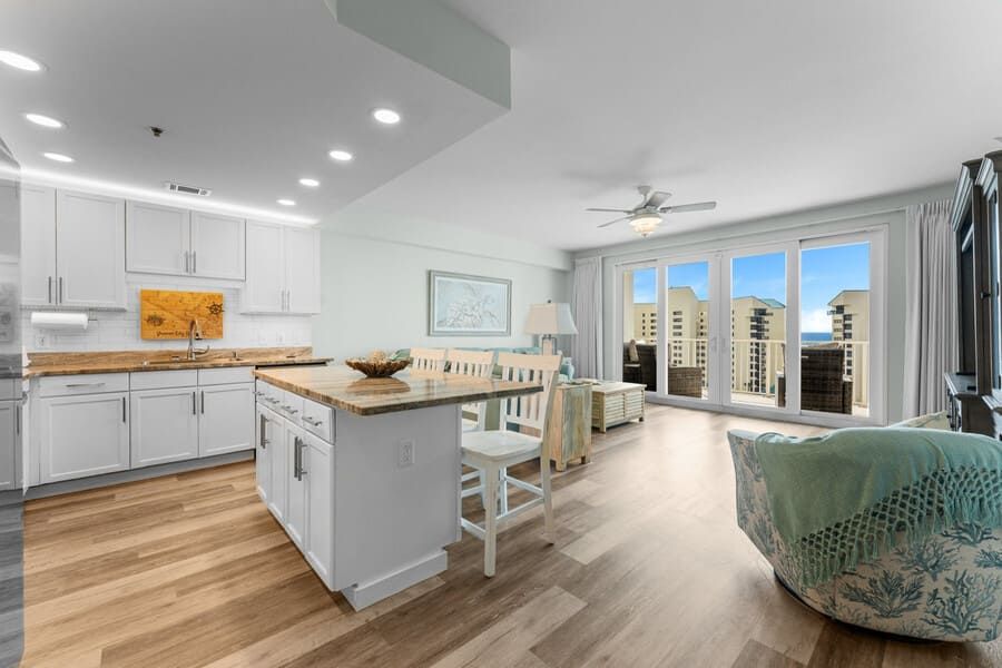 Spectacular Big 3BD Beachfront Condo!  Sleeps 10 Main Image