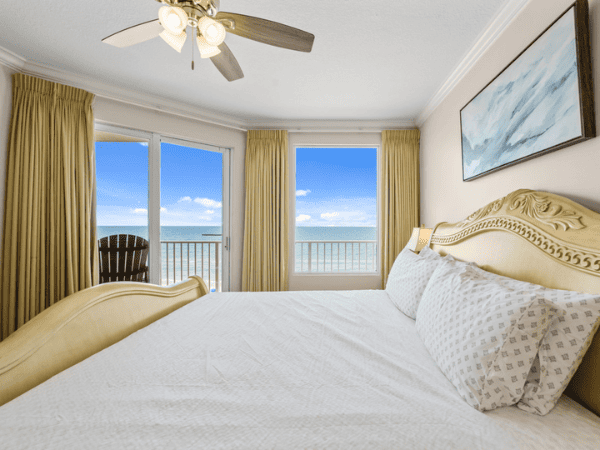 Spectacular Big 3BD Beachfront Condo!  Sleeps 10 Main Image