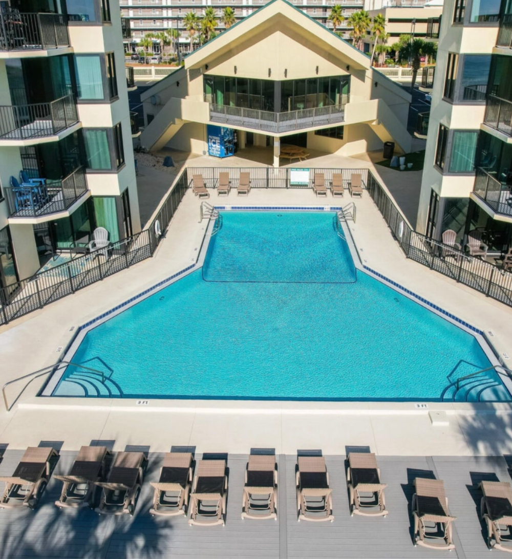 New Calypso Beach Resort! Luxury 3BD 3 BA Corner Unit! Main Image