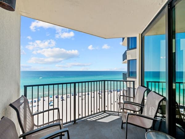Spectacular Big 3BD Beachfront Condo!  Sleeps 10 Main Image