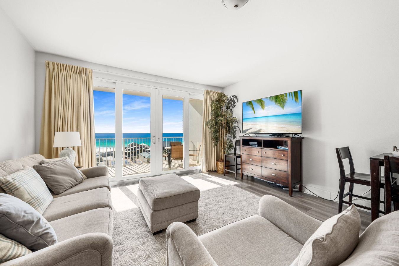 Amazing Beach Ocean View Condo! Free Beach Chair & Umbrella Service! Main Image