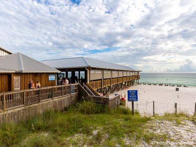 Pineapple Willy's Panama City Beach restaurant