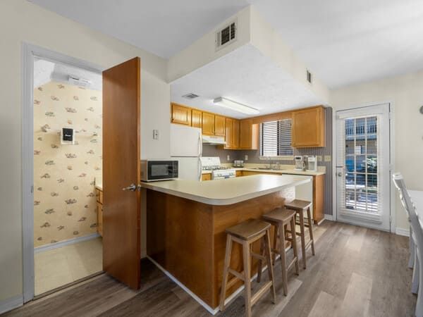 Spectacular Big 3BD Beachfront Condo!  Sleeps 10 Main Image