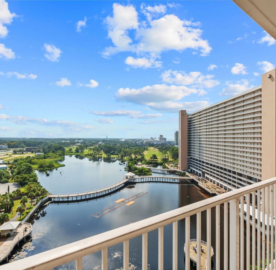 Bright & Spacious Condo 1BD! Steps from the Beach! Main Image