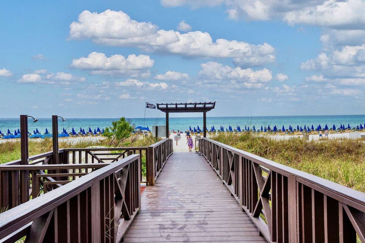 Modern Beachfront Condo on the Beach! Sleeps 6!