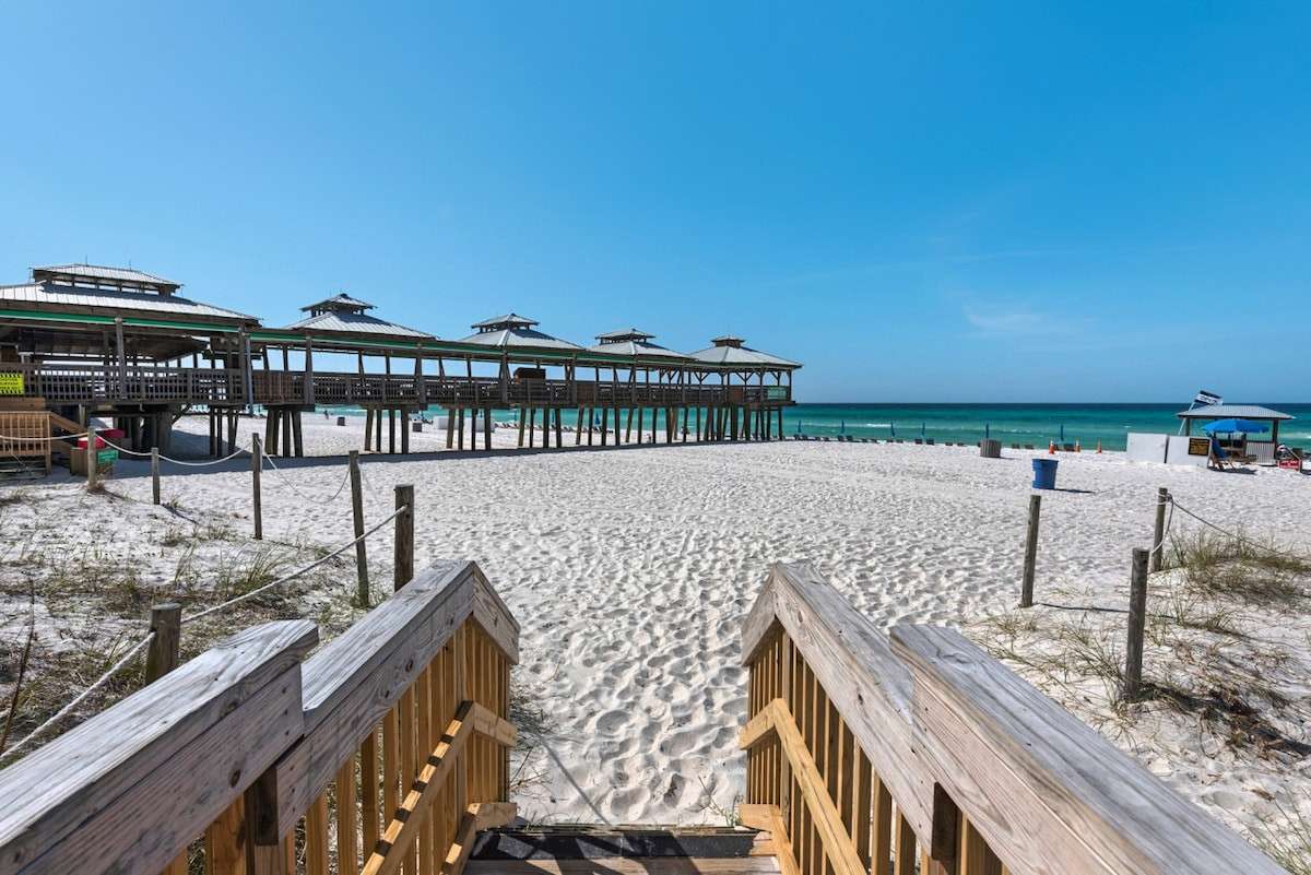 Oceanview Resort Low Floor Condo! Steps 2 Beach!