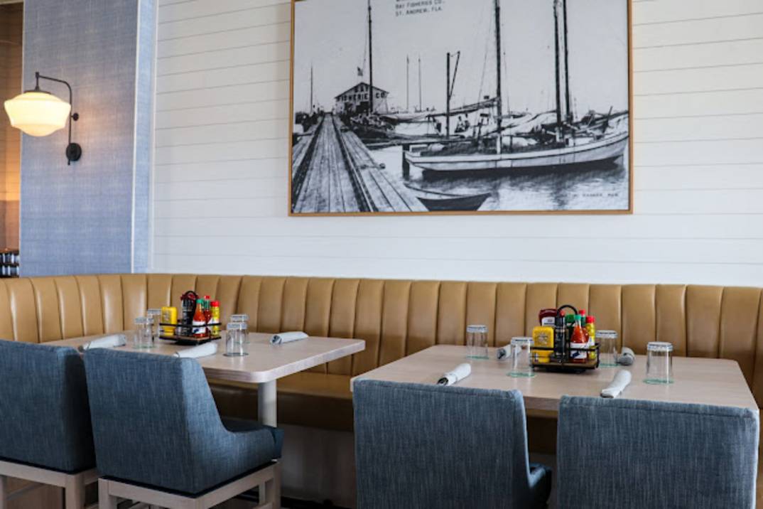 Harrison's Kitchen and Bar dining room in Downtown Panama City